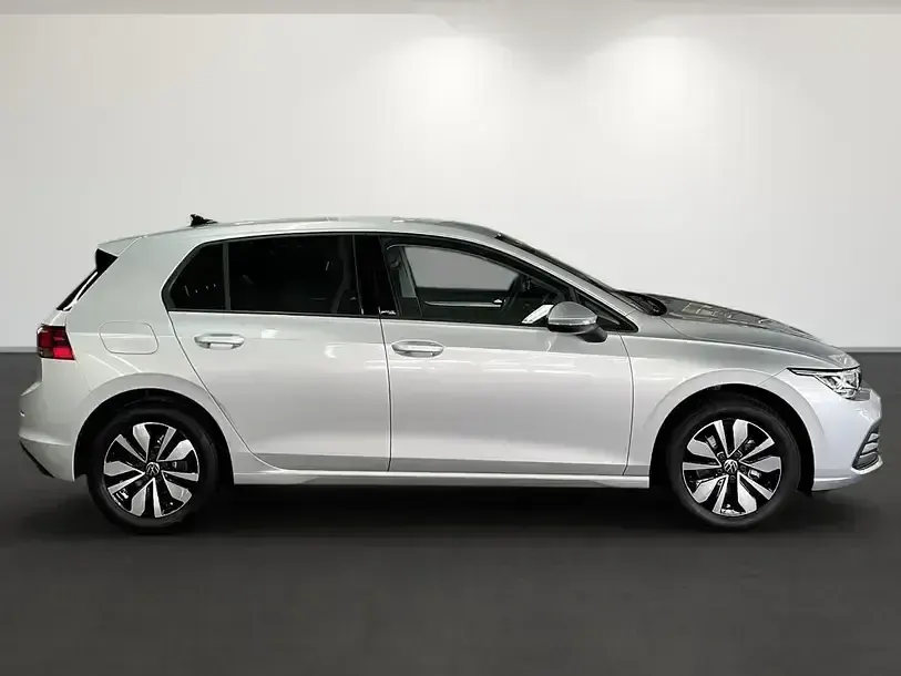 Gebraucht VW Golf VIII Move 150 PS (110 kW) 2024 Silber Limousine