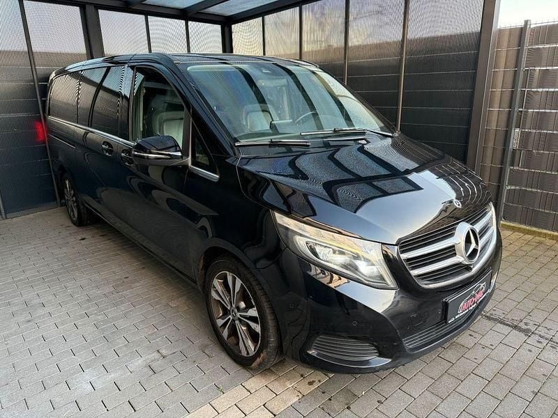 Gebraucht Mercedes V220 Avantgarde 163 PS (119 kW) 2019 Schwarz Van / Kleinbus