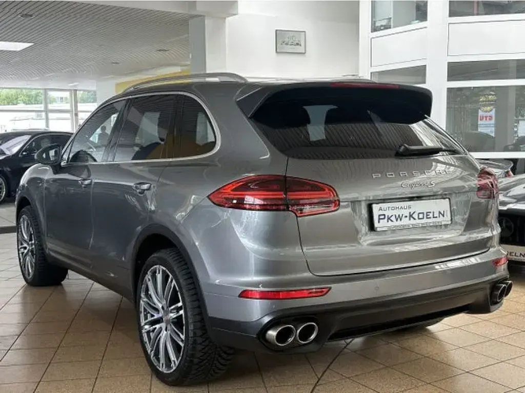 Gebraucht Porsche Cayenne S 385 PS (283 kW) 2016 Meteorgraumetallic (metallic) SUV