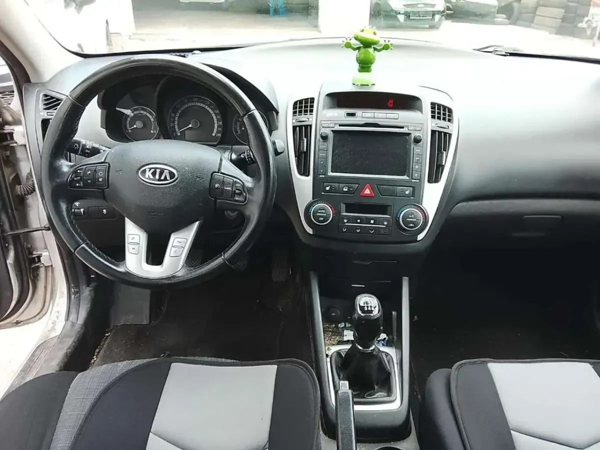 Gebraucht Kia Ceed Sportswagon Edition 7 125 PS (91 kW) 2012 Kirunasilber met. Kombi