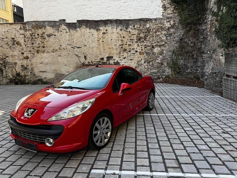 Rot Gebraucht 2008 Peugeot 207 CC Filou Cabrio | 3.400 € (Fairer Preis) - Bild 1/4