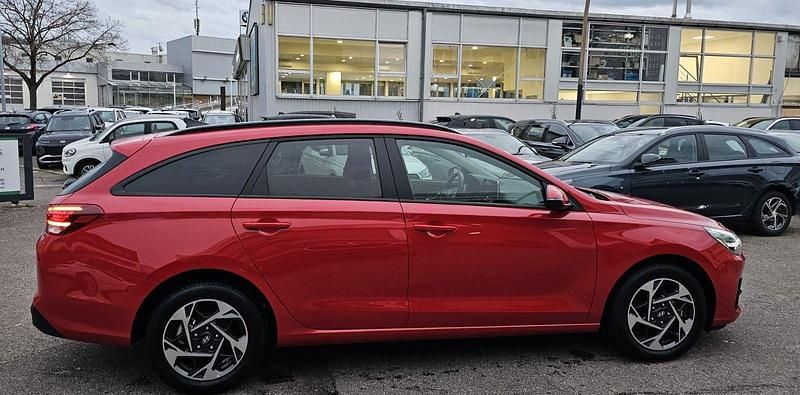 Gebraucht Hyundai i30 99 PS (72 kW) 2024 Rot Kombi