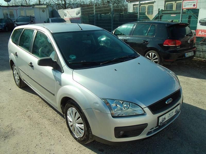 Occasion Ford Focus Trend 101 ch (74 kW) 2006 Argent Berline