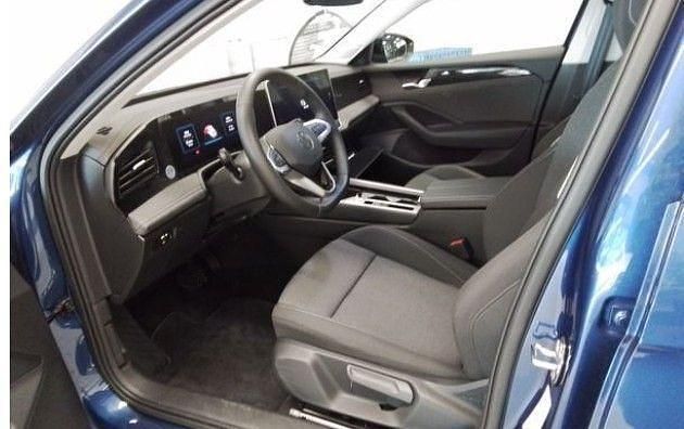 Second-hand VW Passat 150 CP (110 kW) 2025 Albastru Break