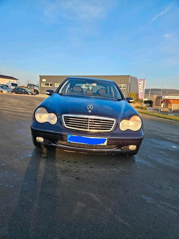 Blau Gebraucht 2003 Mercedes C200 Limousine | 1.550 € (Guter Preis) - Bild 1/4