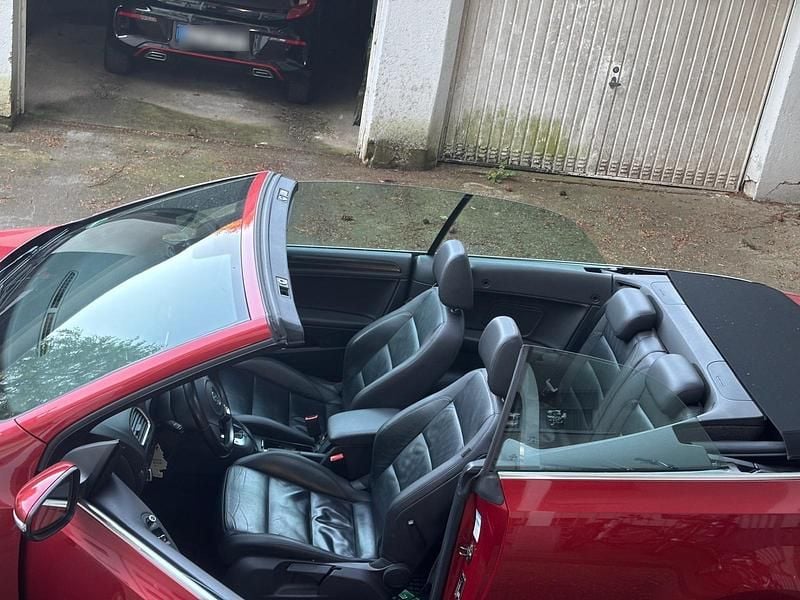 Second-hand VW Golf 140 CP (102 kW) 2011 Roșu Cabrio