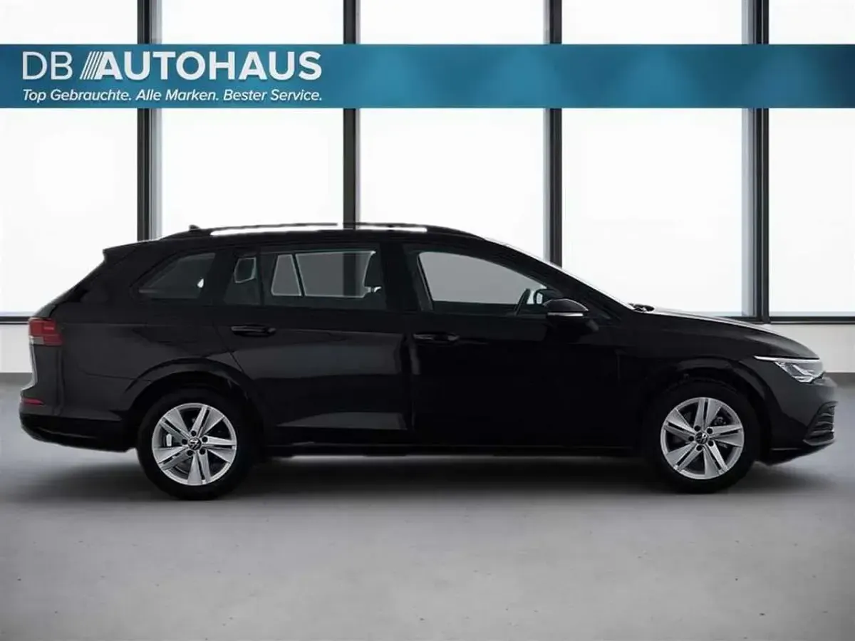 Gebraucht VW Golf VIII Life 110 PS (80 kW) 2024 Schwarz Kombi