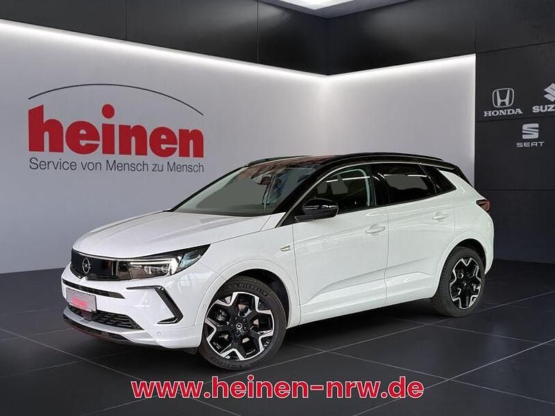 Weiß Gebraucht 2024 Opel Grandland X Ultimate SUV | 25.799 € (Teuer) - Bild 1/4