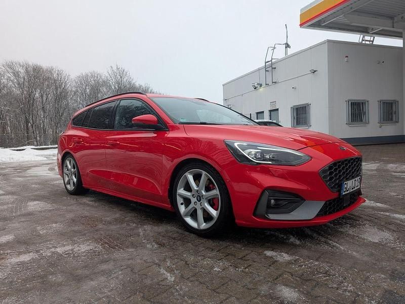 Gebraucht Ford Focus ST 280 PS (205 kW) 2019 Rot Limousine