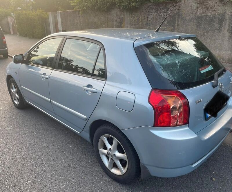 Blau Gebraucht 2005 Toyota Corolla Limousine | 3.900 € (Fairer Preis) - Bild 1/4