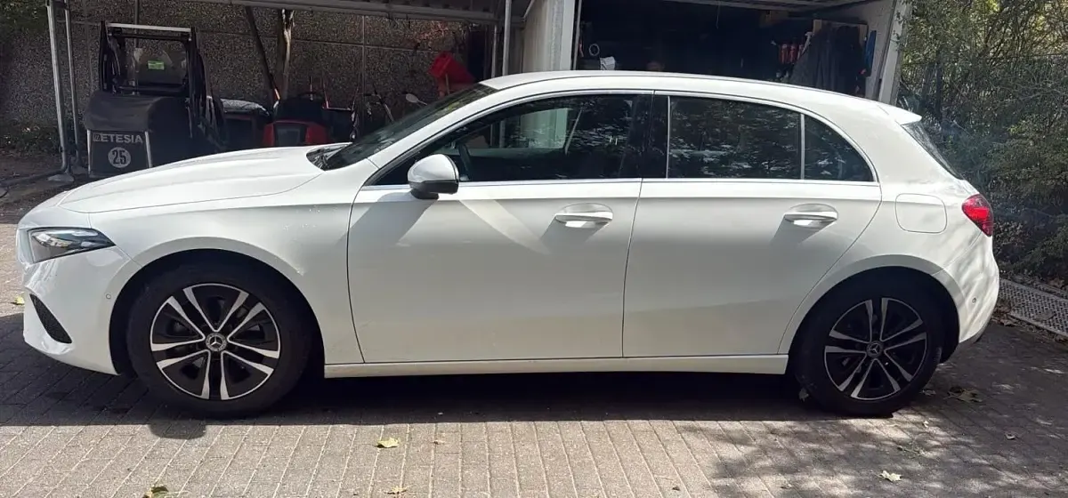 Gebraucht Mercedes A200 150 PS (110 kW) 2024 Weiß Limousine