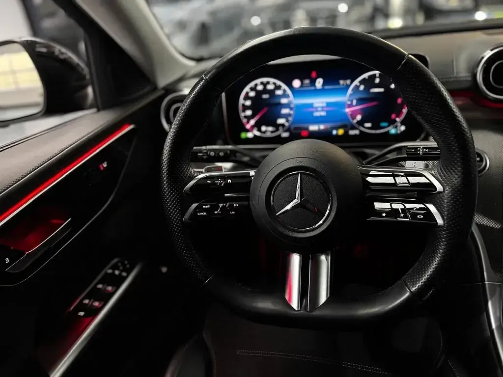 Gebraucht Mercedes 220 AMG line 200 PS (147 kW) 2022 Schwarz Limousine
