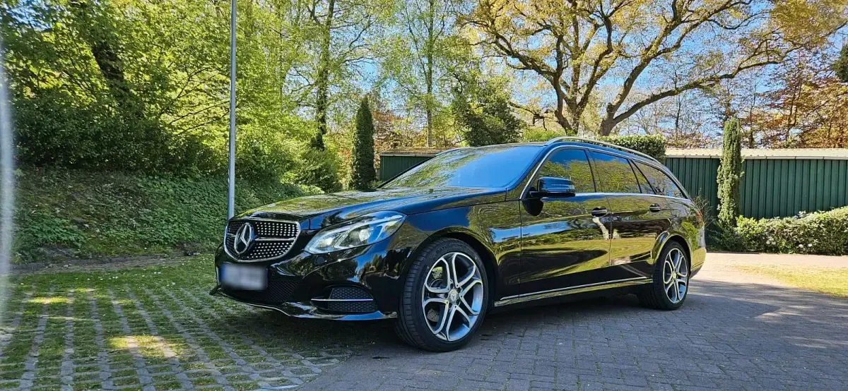Gebraucht Mercedes E220 AMG 170 PS (125 kW) 2013 Schwarz Kombi