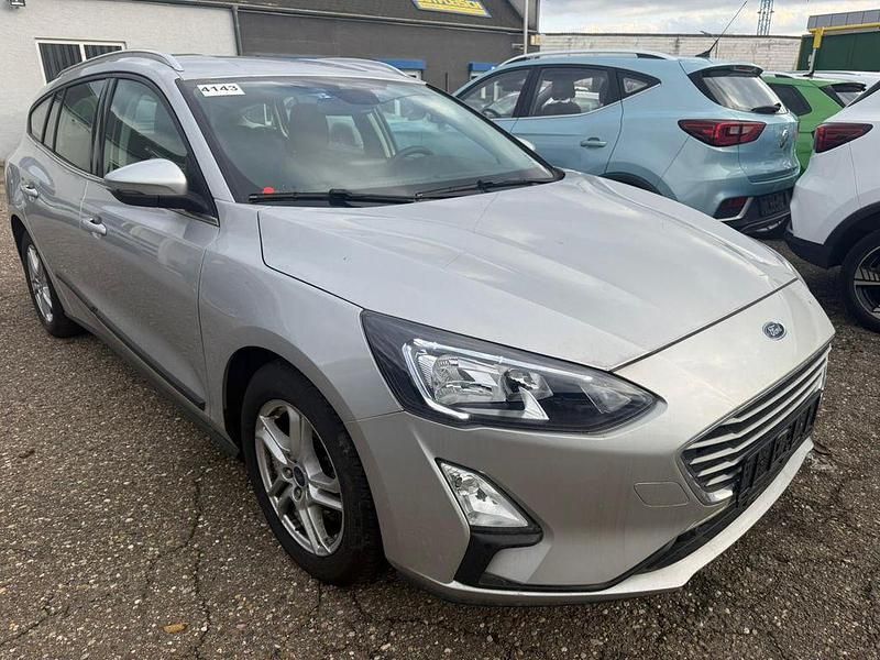 Silber Gebraucht 2021 Ford Focus Limousine | 8.925 € (Superpreis) - Bild 1/4