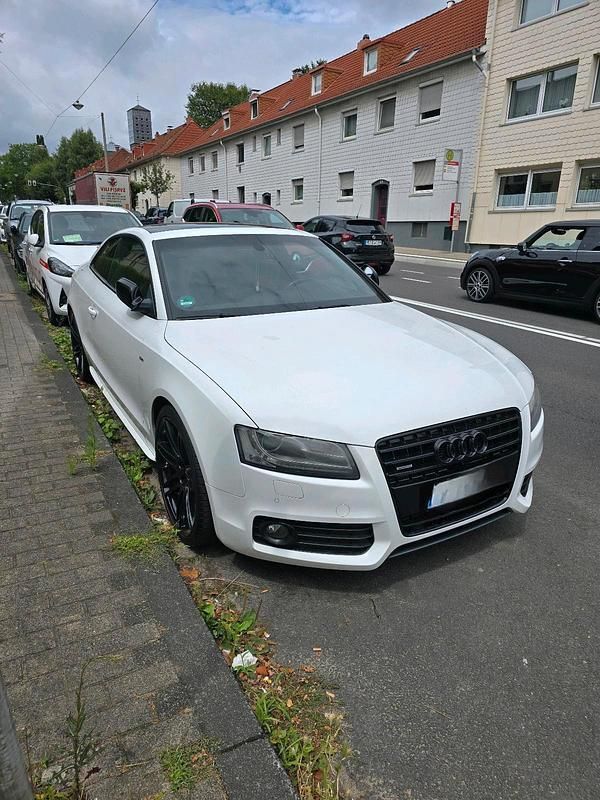 Weiß Gebraucht 2011 Audi A5 S-Line Coupé | 12.000 € (Fairer Preis) - Bild 1/4