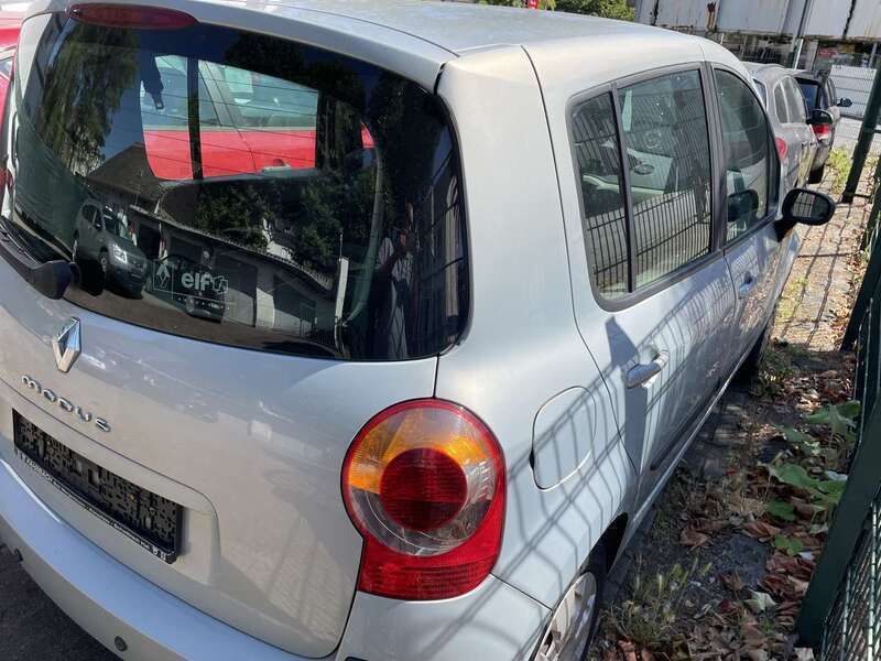 Silber Gebraucht 2004 Renault Modus Dynamique Van / Kleinbus | 2.800 € (Etwas zu teuer) - Bild 1/4