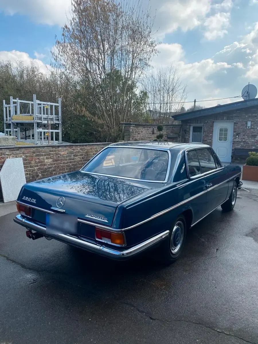 Gebraucht Mercedes W114 185 PS (136 kW) 1972 Blau Coupé