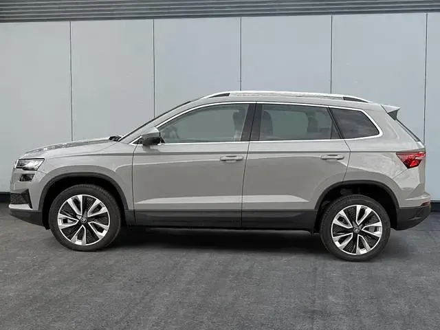 Nowe Skoda Karoq Selection 150 KM (110 kW) 2025 Czarny SUV