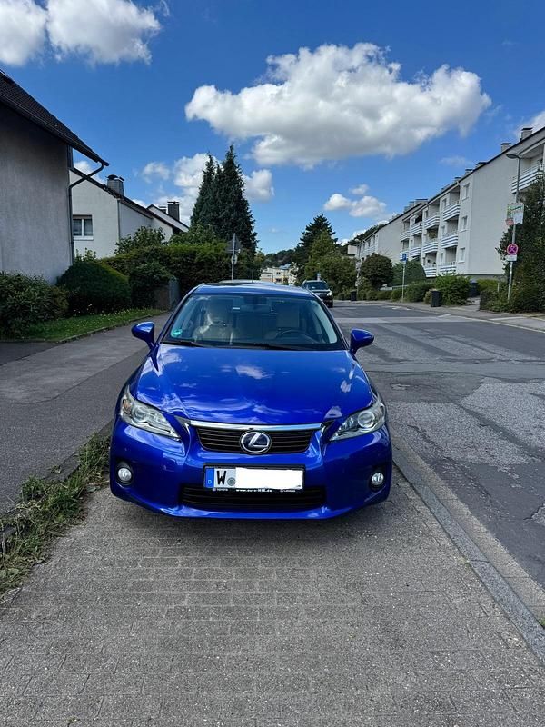 Gebraucht 2012 Lexus CT200h Kleinwagen | 14.900 € (Fairer Preis) - Bild 1/4