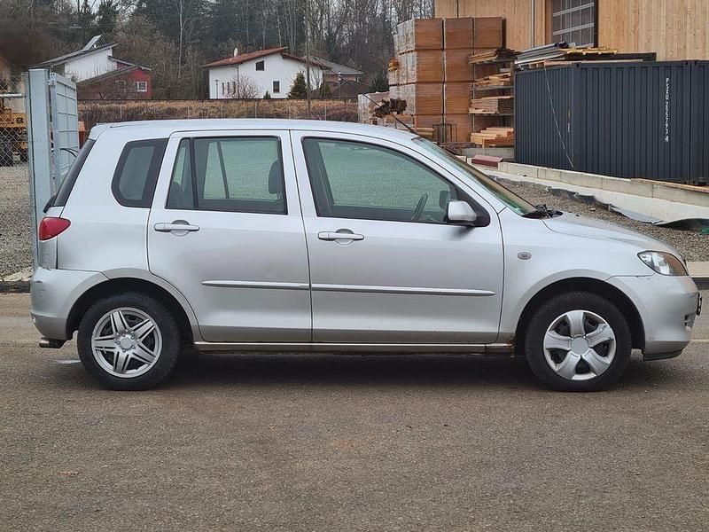 Gebraucht Mazda 2 Active 80 PS (58 kW) 2005 Silber Limousine