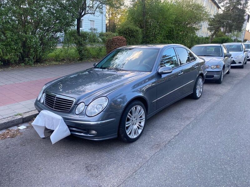 Grau Gebraucht 2006 Mercedes E280 Avantgarde Limousine | 6.999 € (Teuer) - Bild 1/4