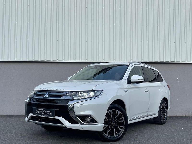 Gebraucht Mitsubishi Outlander P-HEV Top 203 PS (149 kW) 2018 Weiß SUV