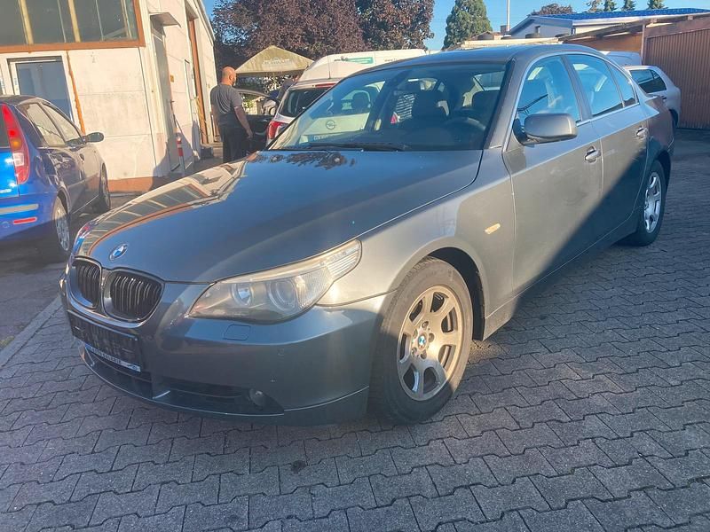 Grau Gebraucht 2006 BMW 523 Limousine | 3.650 € (Guter Preis) - Bild 1/4