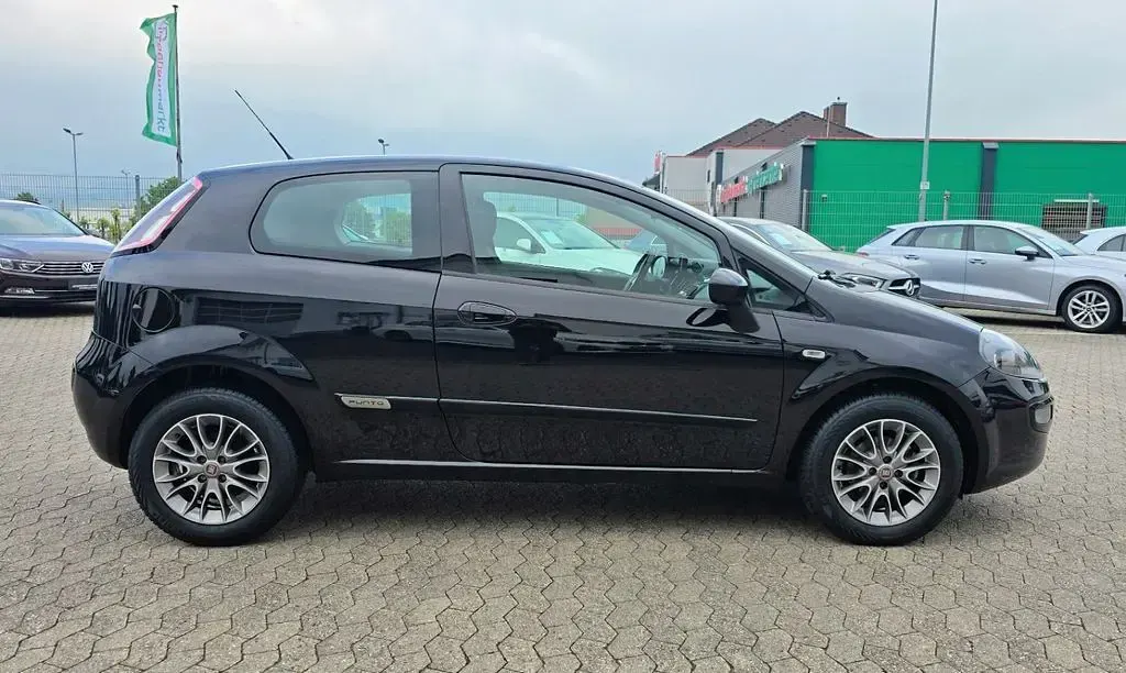 Gebraucht Fiat Punto Evo 77 PS (56 kW) 2011 Violett Kleinwagen