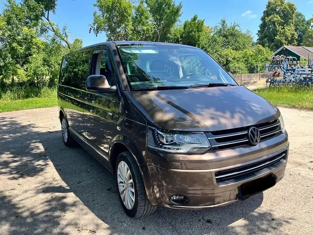 Gebraucht VW Multivan Highline 179 PS (131 kW) 2013 Braun Van / Kleinbus