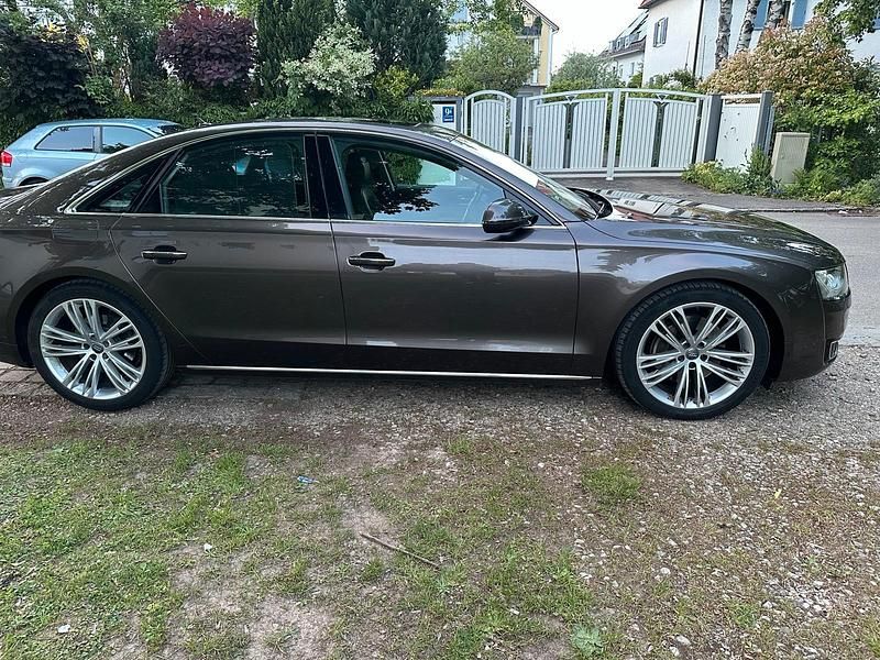 Gebraucht Audi A8 258 PS (189 kW) 2014 Braun Limousine