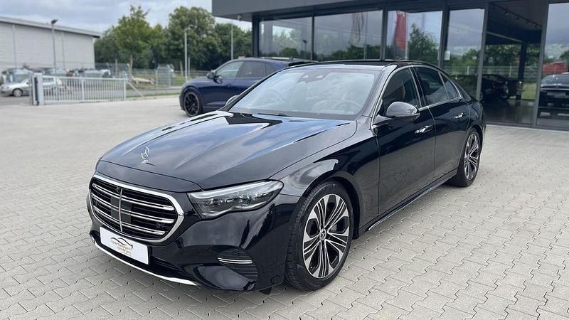 Obsidianschwarz lack Neu 2025 Mercedes E220 Premium Plus Limousine | 79.985 € (Teuer) - Bild 1/4
