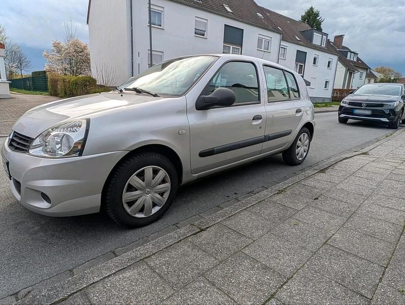 Gebraucht Renault Clio II Campus 75 PS (55 kW) 2010 Kleinwagen