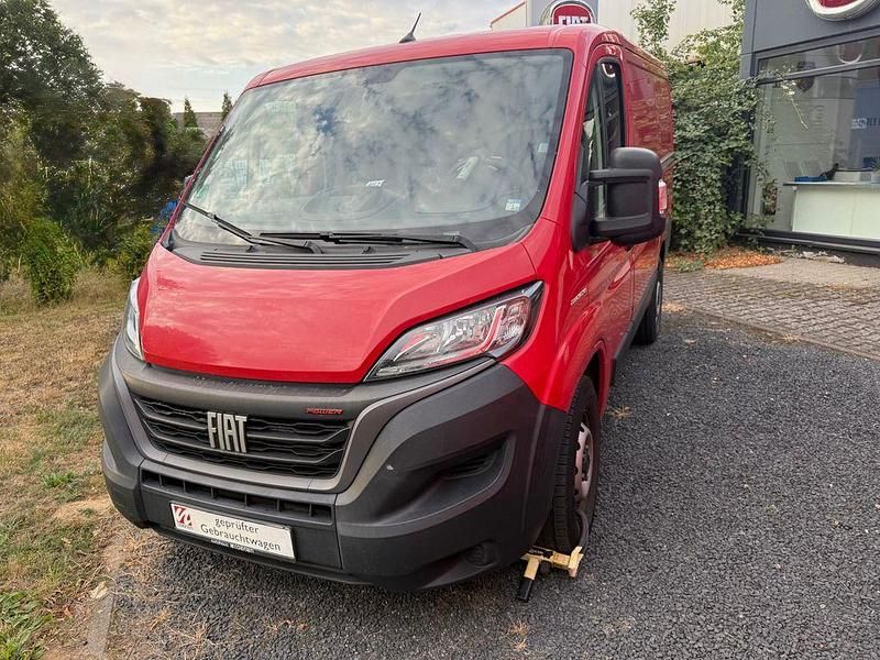 Rot Gebraucht 2021 Fiat Ducato Van | 24.900 € (Guter Preis) - Bild 1/4