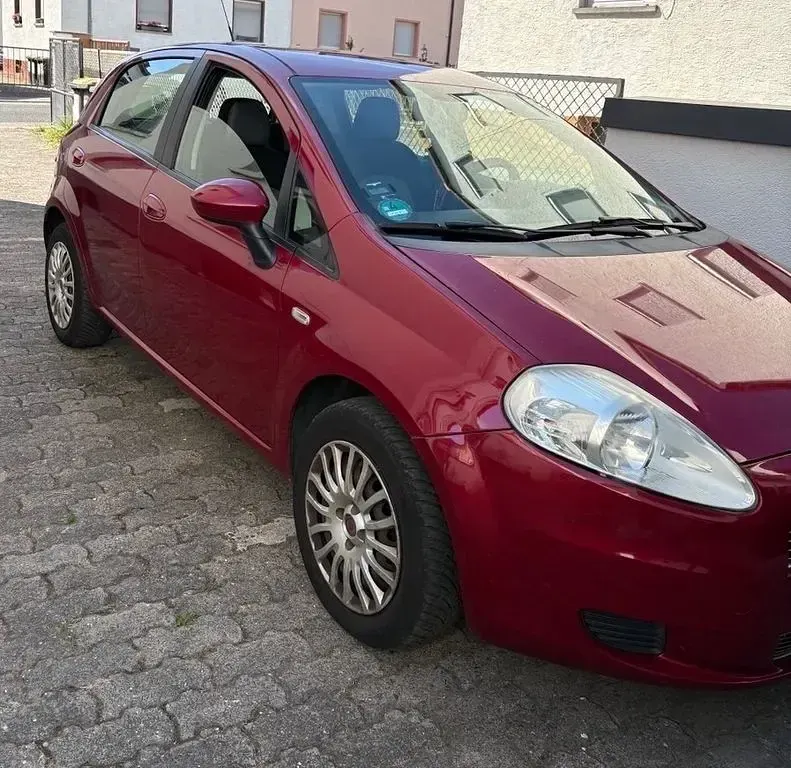 Gebraucht Fiat Punto Active 77 PS (56 kW) 2009 Rot Kleinwagen
