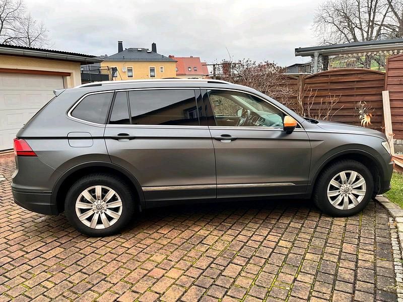 Gebraucht VW Tiguan Allspace 150 PS (110 kW) 2018 Grau SUV