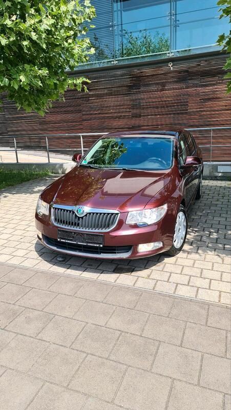 Andere außenfarben Gebraucht 2010 Skoda Superb Limousine | 5.990 € (Fairer Preis) - Bild 1/4