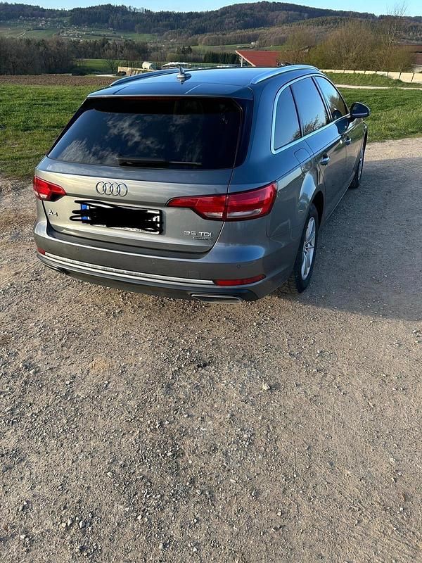 Gebraucht Audi A4 150 PS (110 kW) 2019 Grau Kombi