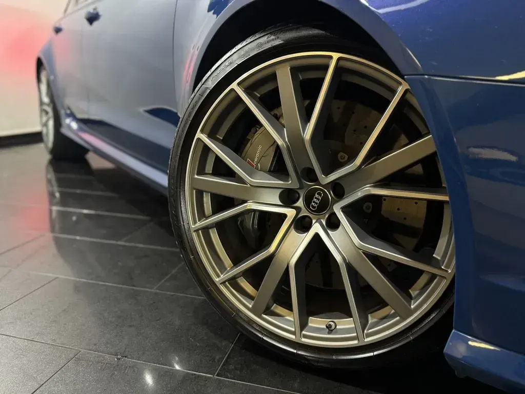 Gebraucht Audi RS6 Sport 605 PS (444 kW) 2018 Blau Kombi