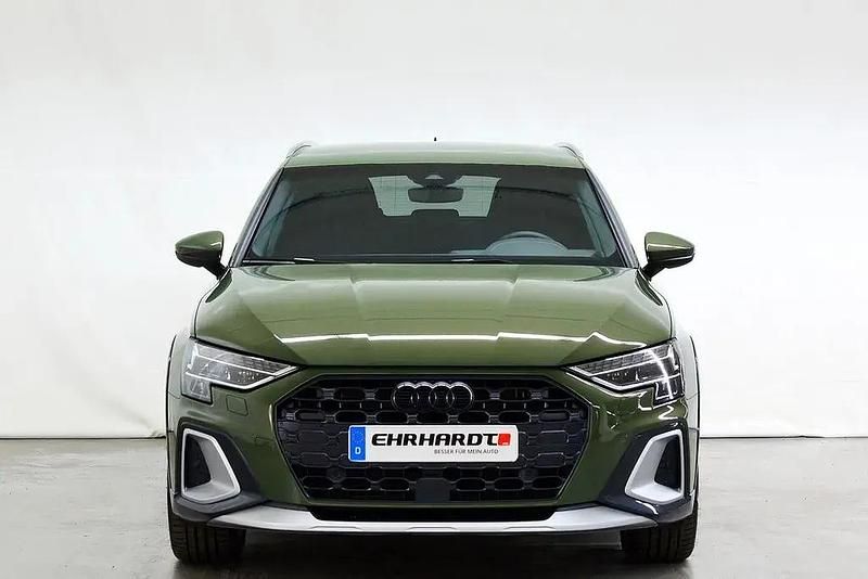 Gebraucht Audi A3 Sport 150 PS (110 kW) 2025 Distriktgrün metallic Limousine