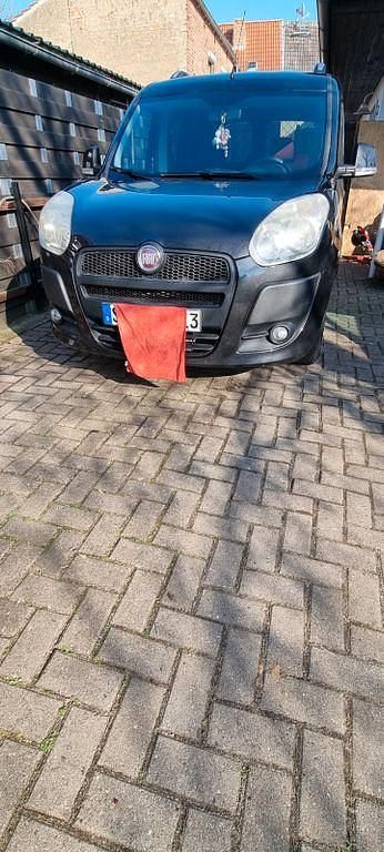 Gebraucht Fiat Doblò 105 PS (77 kW) 2012 Schwarz Van / Kleinbus