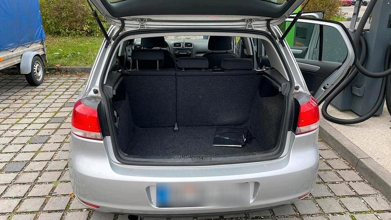 Gebraucht VW Golf VI 105 PS (77 kW) 2010 Silber Kleinwagen