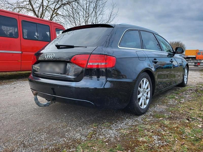 Gebraucht Audi A4 143 PS (105 kW) 2009 Schwarz Kombi