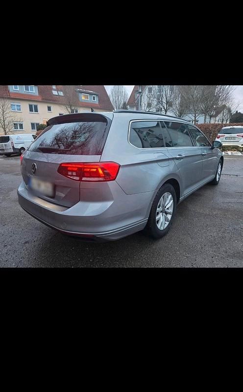 Gebraucht VW Passat 150 PS (110 kW) 2021 Grau Kombi