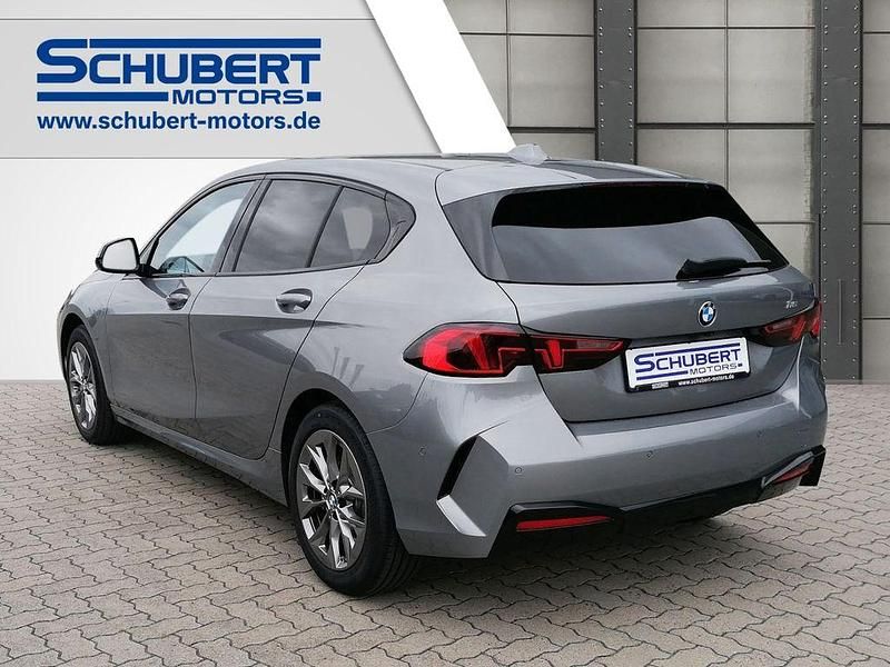Gebraucht BMW 116 122 PS (89 kW) 2025 Skyscraper grau metallic Kleinwagen