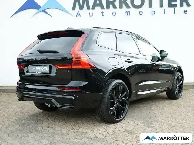 Używany Volvo XC60 455 KM (334 kW) 2024 Czarny SUV