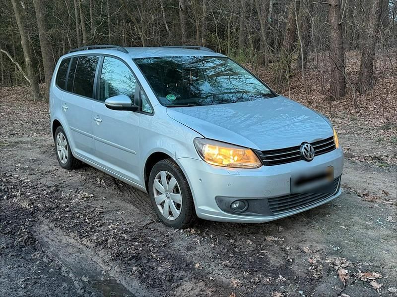 Gebraucht VW Touran 105 PS (77 kW) 2011 Silber Van / Kleinbus