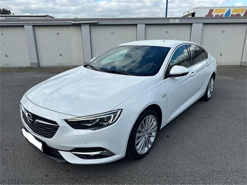 Weiß Gebraucht 2017 Opel Insignia Innovation Limousine | 11.950 € (Superpreis) - Bild 1/4