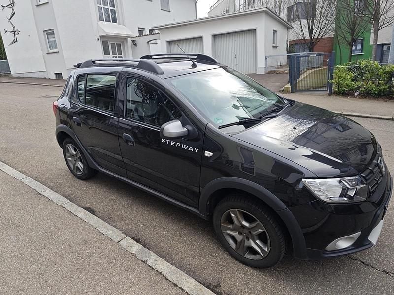 Schwarz Gebraucht 2019 Dacia Sandero Kleinwagen | 9.500 € (Fairer Preis) - Bild 1/4
