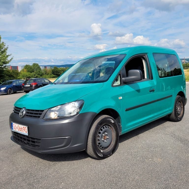 Grün Gebraucht 2014 VW Caddy Startline Van / Kleinbus | 5.999 € (Fairer Preis) - Bild 1/4