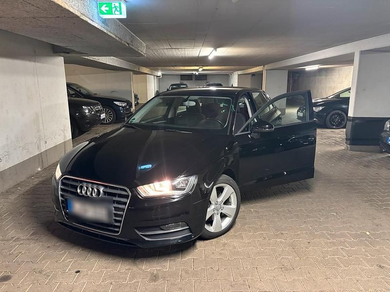 Schwarz Gebraucht 2015 Audi A3 Sportback Limousine | 9.000 € (Superpreis) - Bild 1/4